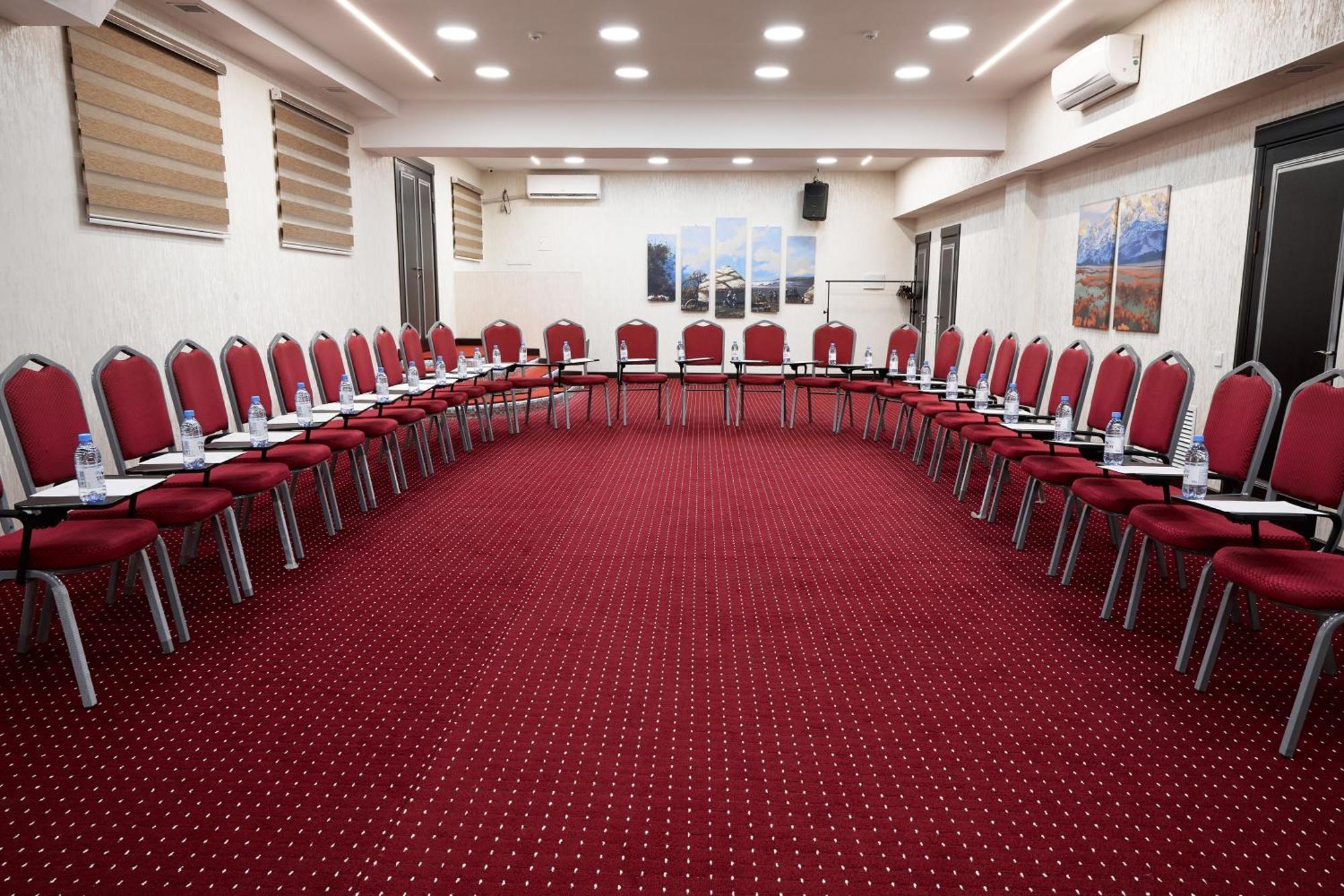 Megapolis Hotel Shymkent Exterior photo