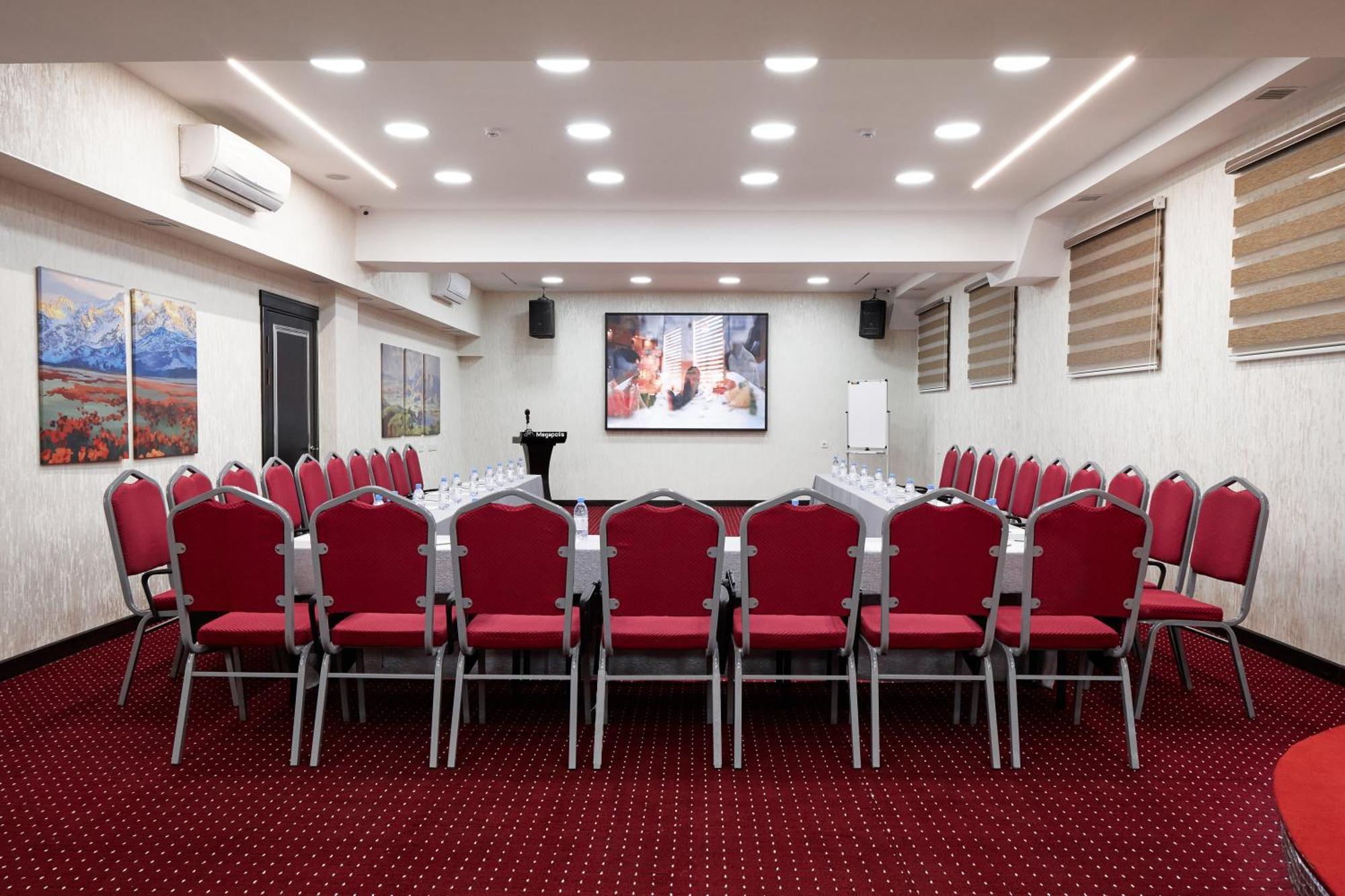 Megapolis Hotel Shymkent Exterior photo