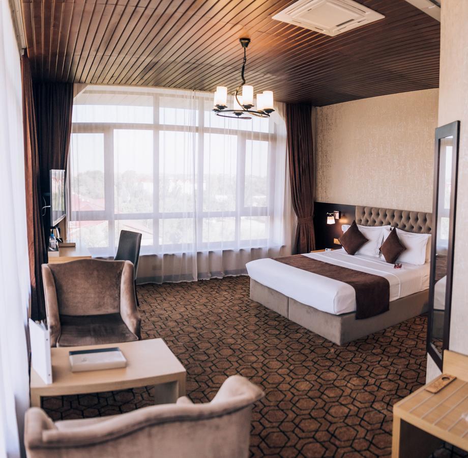 Megapolis Hotel Shymkent Exterior photo