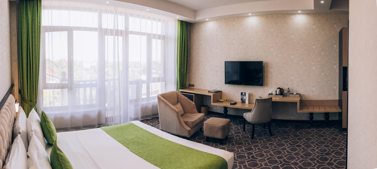 Megapolis Hotel Shymkent Exterior photo