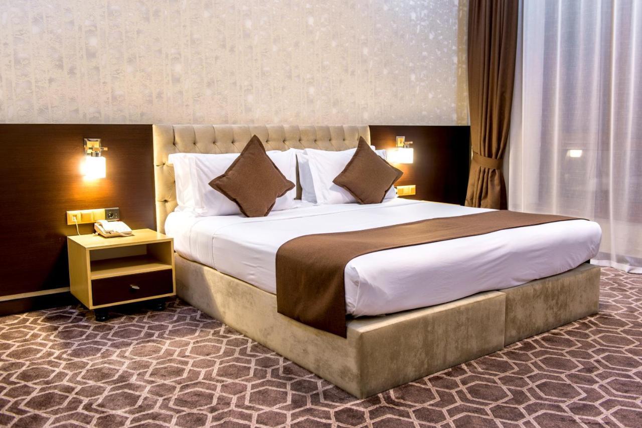 Megapolis Hotel Shymkent Exterior photo